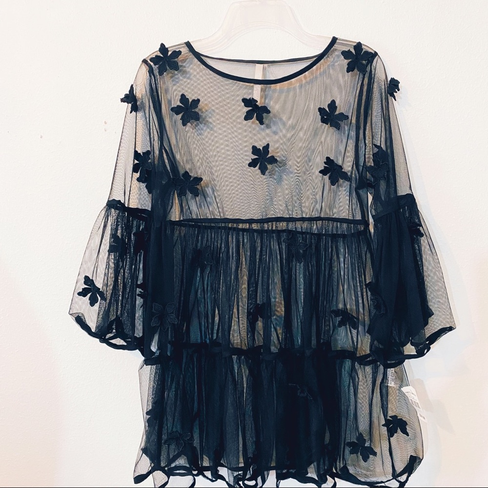Bell sleeve babydoll sheer flower appliqué blouse